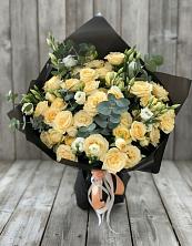 Букет цветов из:  Розы и Лизиантусы в Арсеньеве
