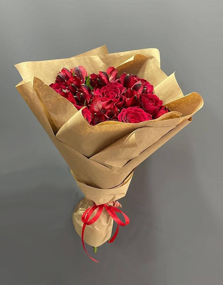 Букет цветов из: Альстромерии и Розы в Арсеньеве