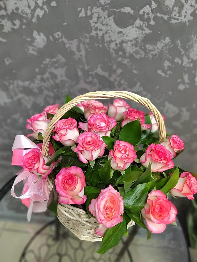 Цветочная композиция из Розы в корзине в Арсеньеве