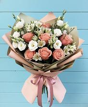 Букет цветов из:  Розы, Альстромерии и Лизиантусы в Арсеньеве