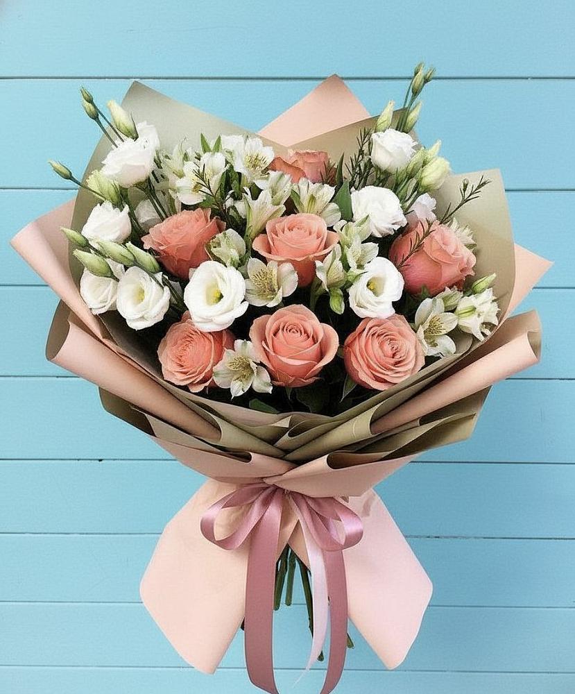 Букет цветов из: Розы, Альстромерии и Лизиантусы в Арсеньеве