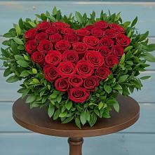 Цветочная композиция из Розы в виде сердца в Арсеньеве