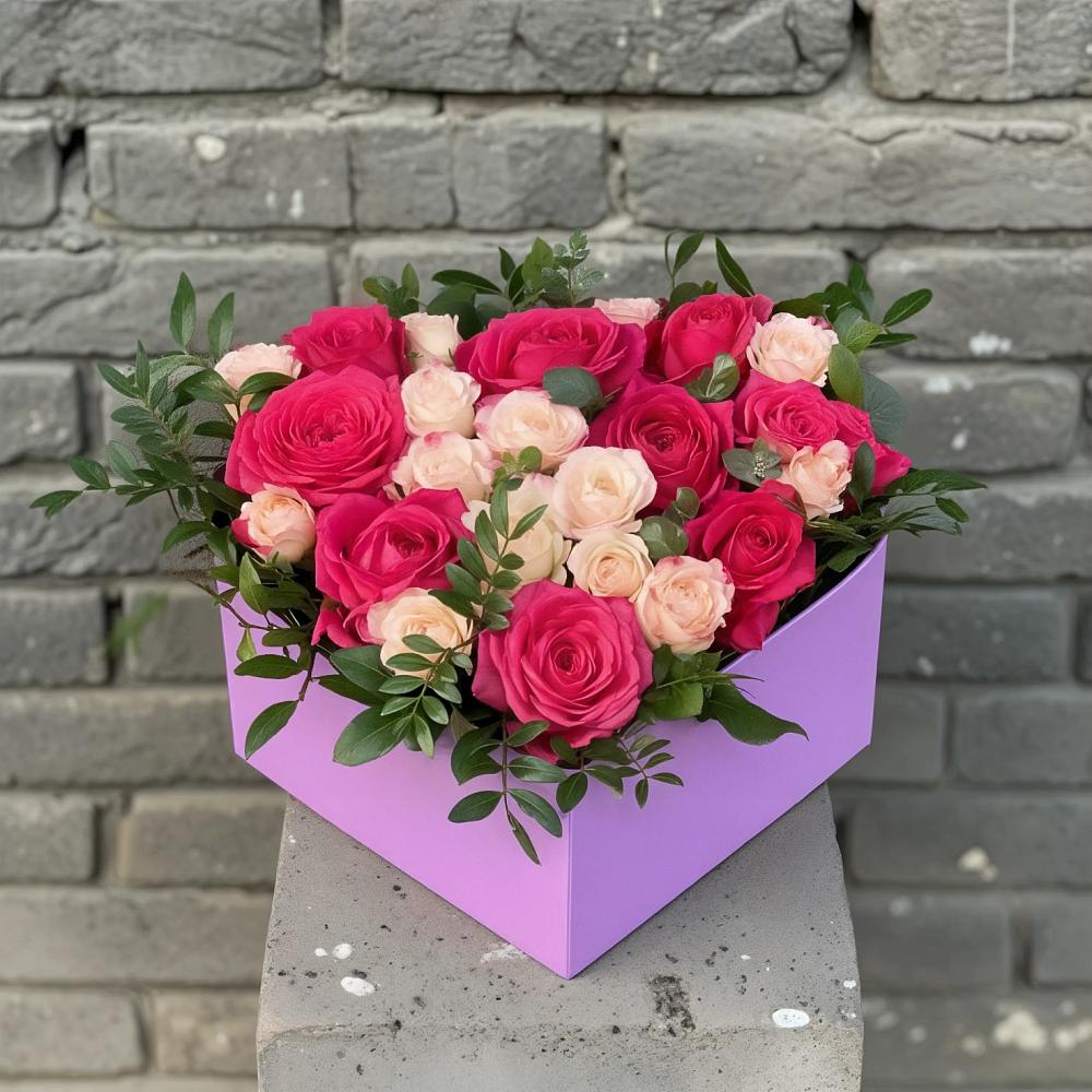 Цветочная композиция из Розы в коробке в Арсеньеве