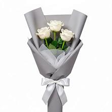 Букет 3 белые розы в Арсеньеве