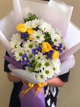 Букет цветов из:  Ирисы, Хризантемы и Розы #REPLACE_PRED# Арсеньеве
