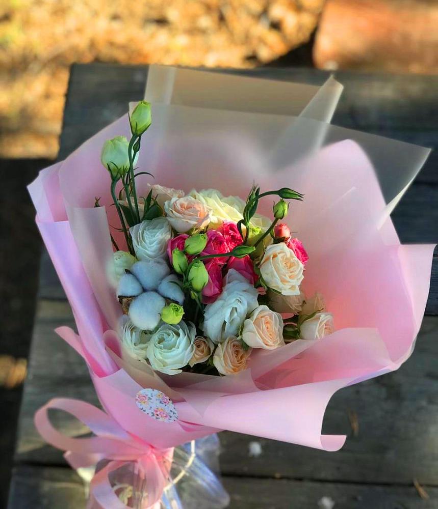 Букет цветов из: Розы и Лизиантусы в Арсеньеве