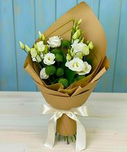 Букет цветов из:  Хризантемы и Лизиантусы в Арсеньеве