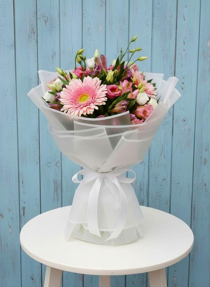 Букет цветов из: Герберы, Альстромерии и Лизиантусы в Арсеньеве