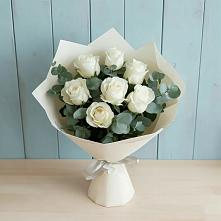 Букет Белые розы в Эвкалипте в Арсеньеве