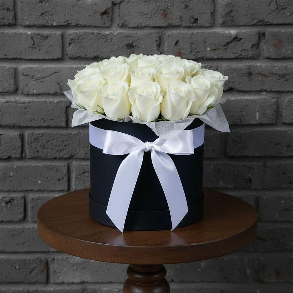 Цветочная композиция из Розы в шляпной коробке в Арсеньеве