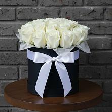 Цветочная композиция из Розы в шляпной коробке в Арсеньеве